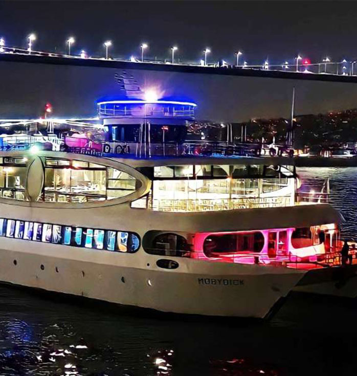 Dinner Experience with a Bosphorus Cruise