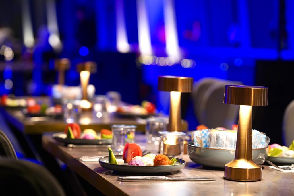 Bosphorus Package 10: Bosphorus Dinner Cruise ( Unlimited Non Alcoholic Drinks + Dinner + Hotel Transfers + Turkish Show ) - VIP TABLE
