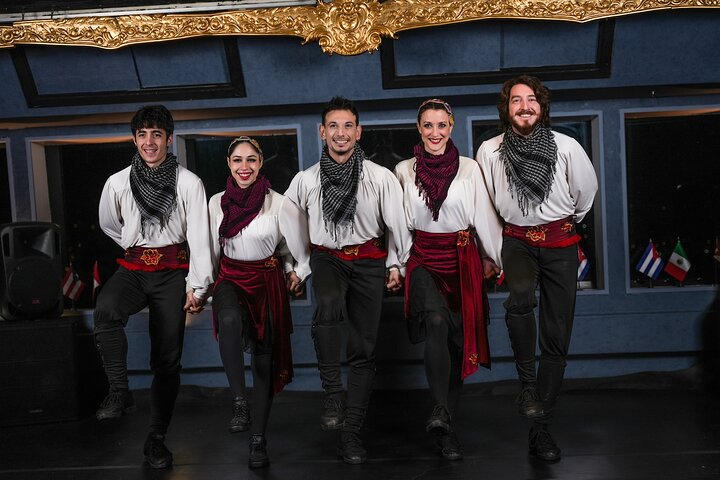 Bosphorus Package 4 : Bosphorus Cruise + VIP Front Table + Unlimited Soft Drink + Dinner + Turkish Show + Self Coming