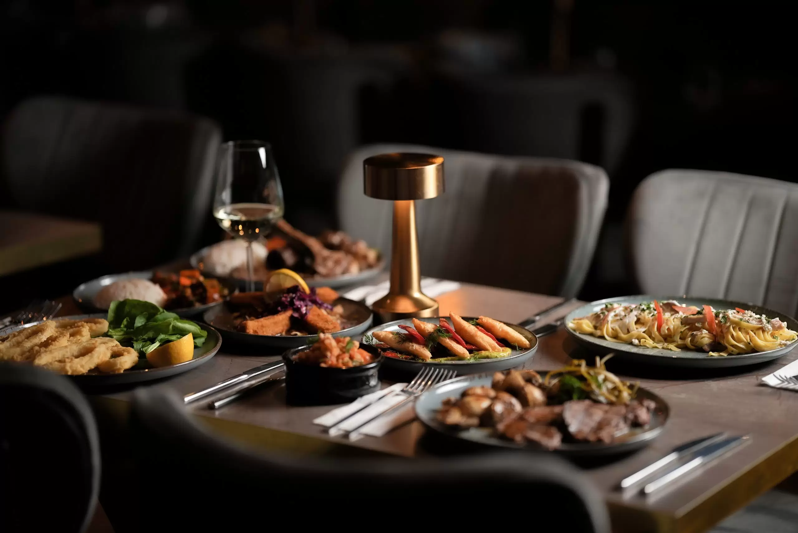 Bosphorus Package 8 :Bosphorus Dinner Cruise - Standard Backside Table ( Unlimited Non Alcoholic Drinks + Dinner + Hotel Transfer + Turkish Show )