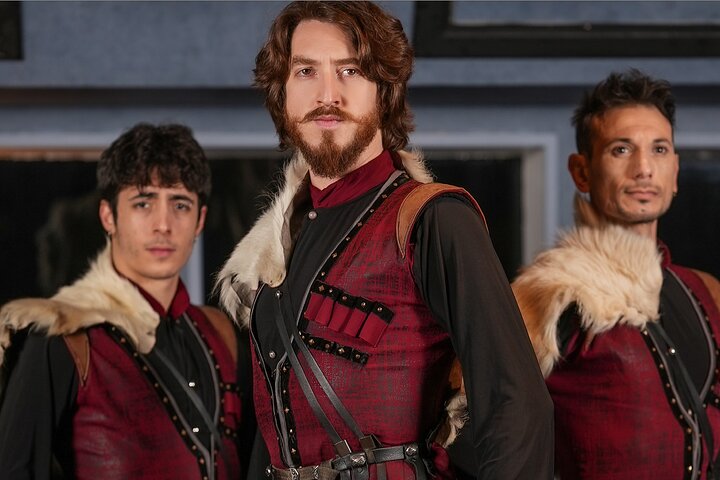 Bosphorus  Package 13 :Bosphorus Dinner Cruise (Soft Drinks & Local Alcohols + Dinner + Hotel Transfers + Turkish Show ) - VIP TABLE