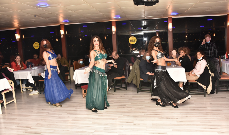 Bosphorus Package 2 : Bosphorus Cruise Tour + Turkish Shows + Pick Up and Drop Off