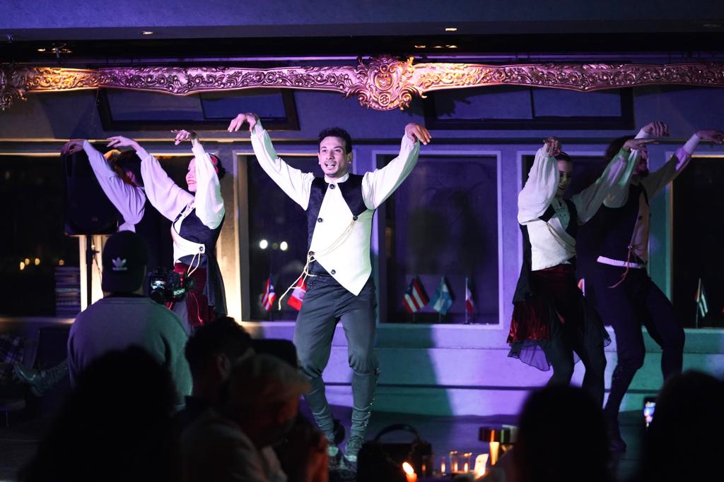 Bosphorus Package 22 : CRAZY SALE - VIP FRONT TABLE (NON ALCOHOL) - NO PICKUP DROP OFF