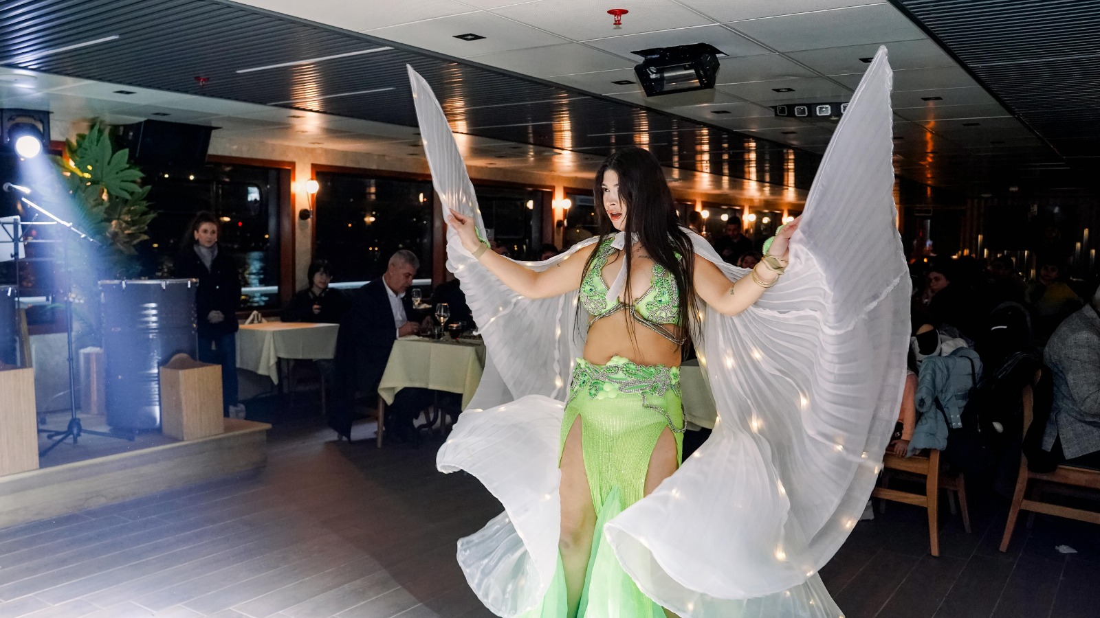 Sultania Vip Package 1 : Bosphorus V.I.P Dinner Cruise & Turkish Night Shows- Non Alcohol